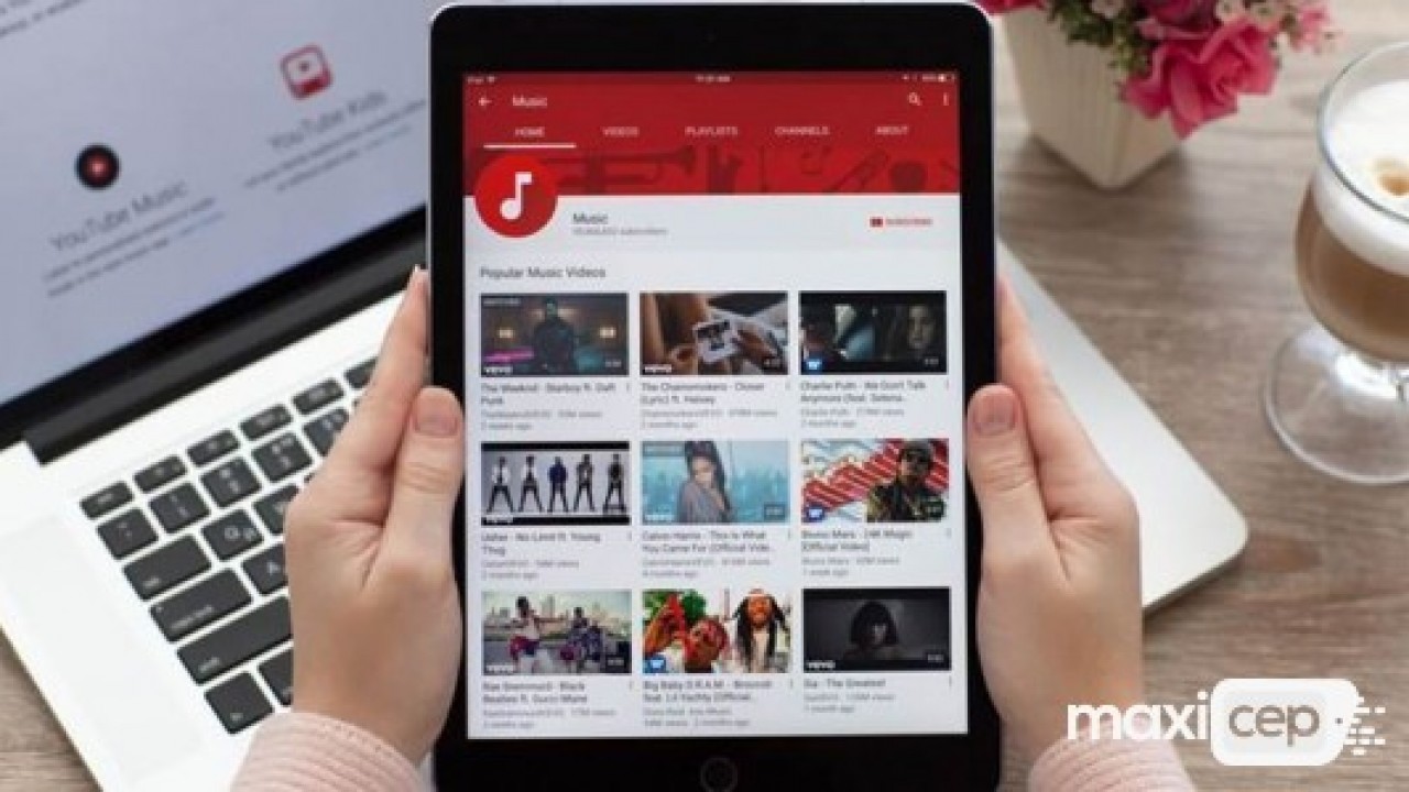 arka planda youtube den muzik calma