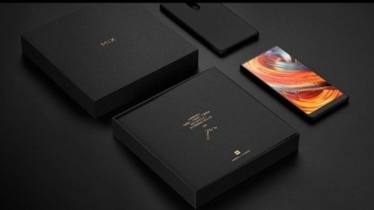 Sızan Görseller, Xiaomi Mi Mix 2S'in Çarpıcı Tasarımını Ortaya Koyuyor