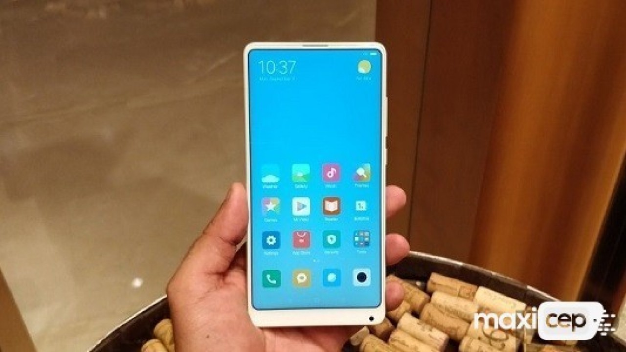 Xiaomi Mi Mix 2s Bir Videoda Çalışır Halde Ortaya Çıktı