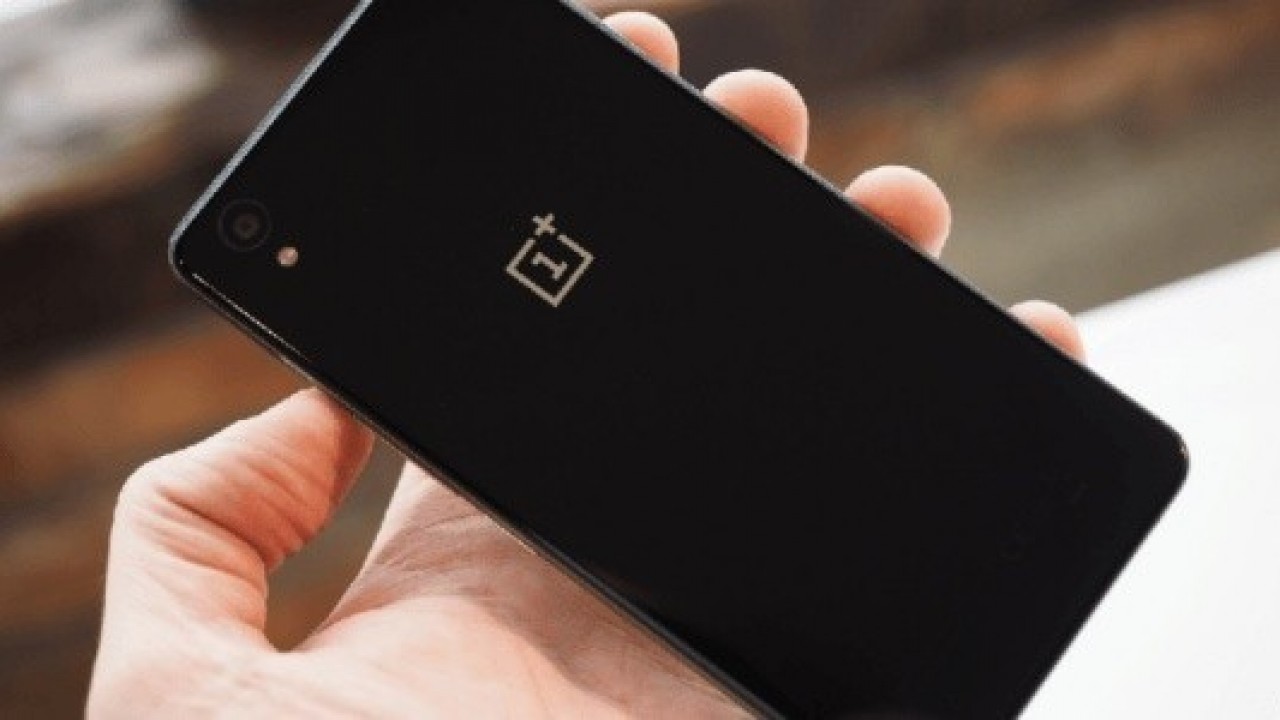 OnePlus, OnePlus X2 Adında Yeni Bir Cihaz Üzerinde Çalışıyor