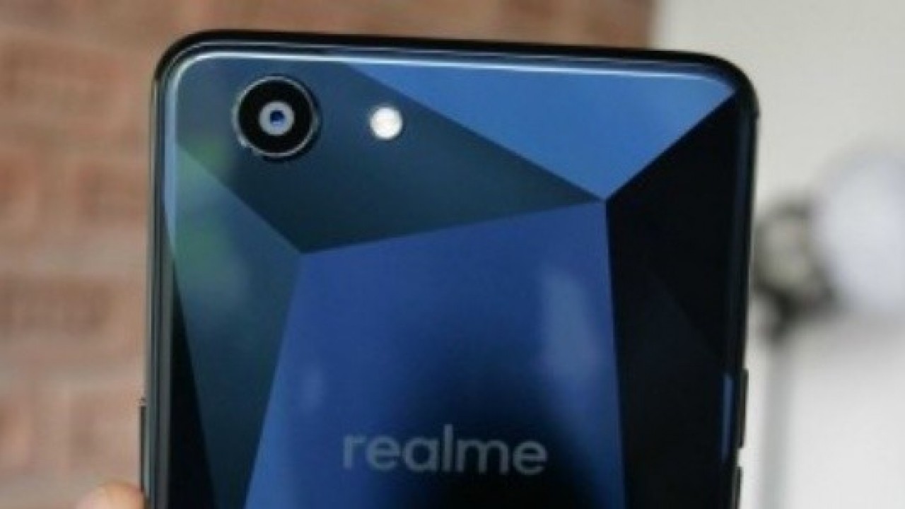 Oppo'nun Realme 1 Akıllı Telefonu Fotoğrafları ile Ortaya Çıktı