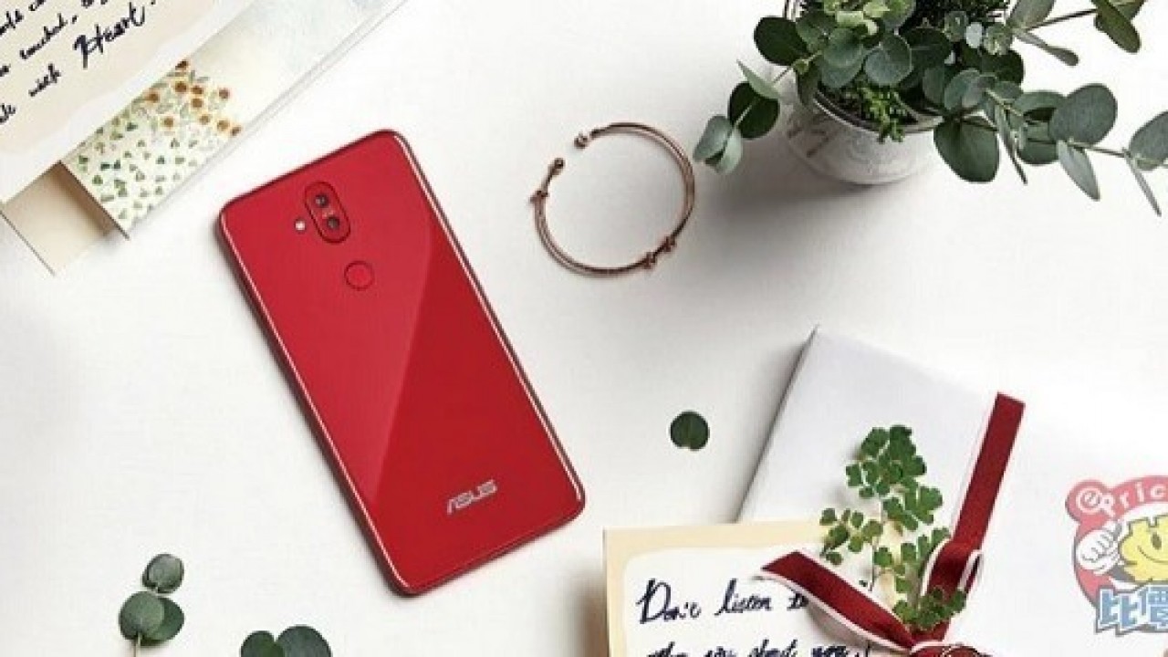 Asus Zenfone 5Q Modelinin Kırmızı Rengi Tanıtıldı