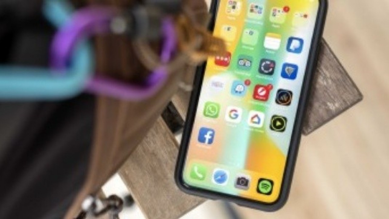 Apple, 45 Milyon 6.5 inç OLED iPhone Satışı Bekliyor