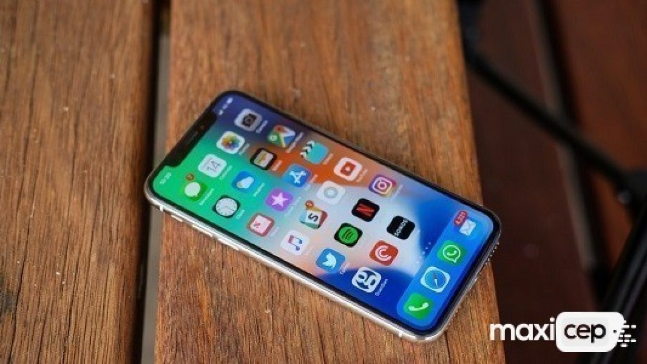 Apple iPhone 9 Çentikli Tasarımıyla Kılıf İçerisinde Göründü