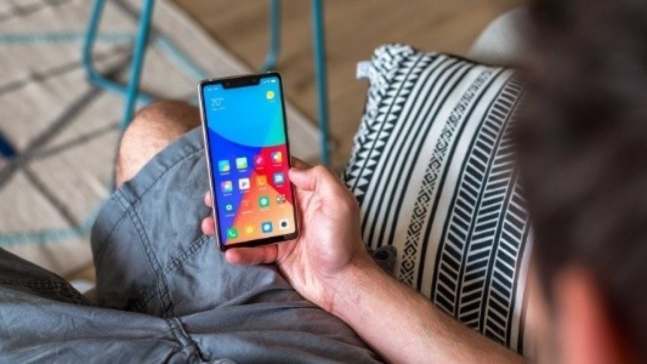 Xiaomi Mi 8 SE'nin 128GB'lık Versiyonu Geliyor 