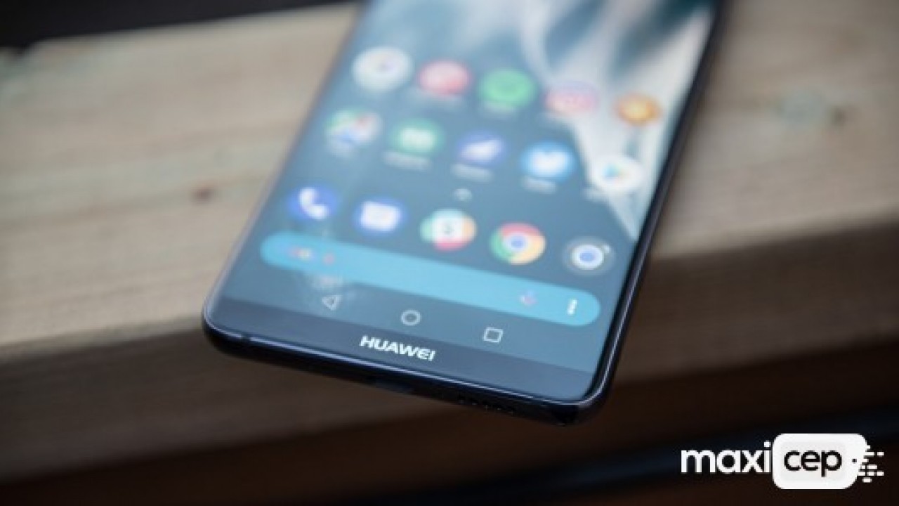 Huawei Mate 20 Pro kavisli ekranla gelebilri