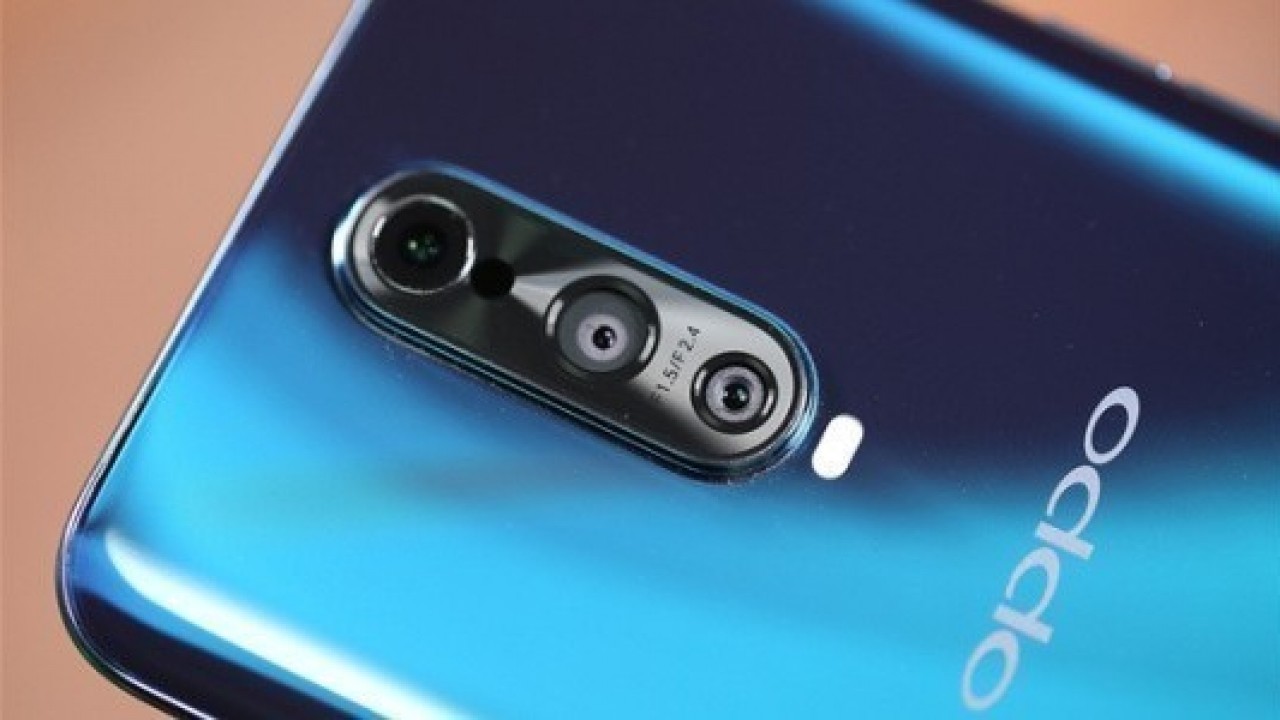 Oppo, 10x Optik Zoom'lu Kamera ve Yeni Ekran Altı parmak İzi Tarayıcısını Tanıttı