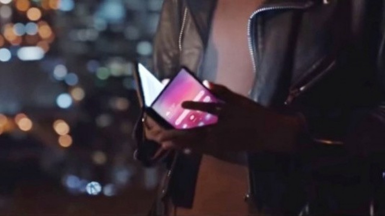 Samsung'un Katlanabilir Telefonu Galaxy Fold Adını Alacak