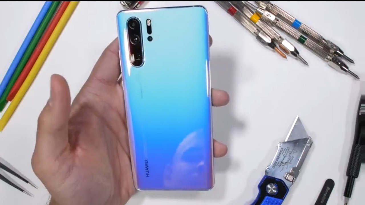 Huawei P30 Pro, Dayanıklılık Testini Birkaç Çizikle Geçti