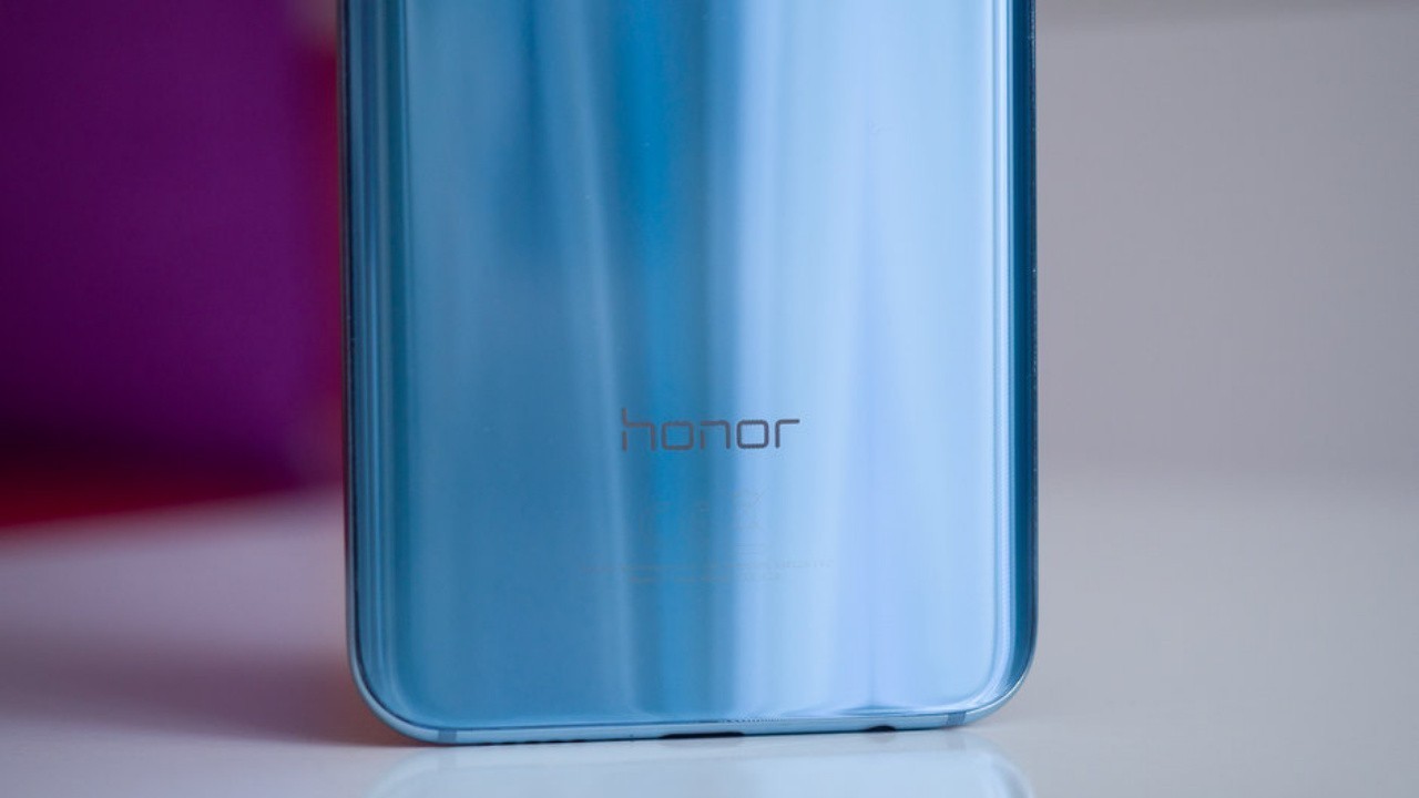 Honor, Prototip Telefonunu Kaybetti ve Geri Getirene 5600 Dolar Verecek