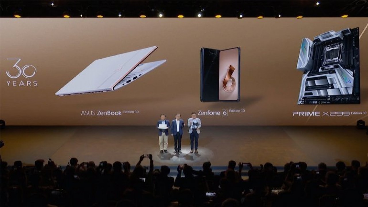 ASUS ZenFone 6 Edition 30, 12GB RAM ve 512GB Depolama Alanıyla Duyuruldu