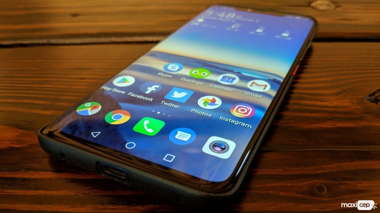 Huawei Mate 30'un Tasarımı Afiş Sayesinde Ortaya Çıktı