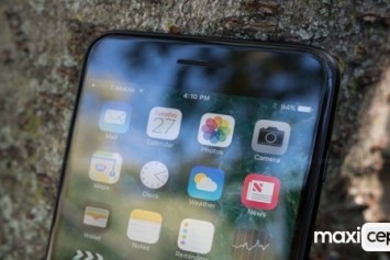 Bloomberg: Sadece Bir İphone 8 için OLED Ekran Planlandı