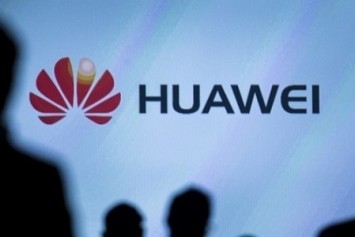 Huawei MateBook, iPad Pro ve Surface Pro 4'e arkadaş olarak geldi