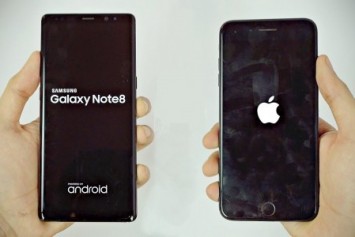 iPhone 8 Plus ile Galaxy Note8 kırmızı şarabın içine atıldı