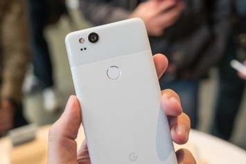 Gecikmeli Gelen Pixel 2 Modelleri İçin Google Kullanıcılara Ücretsiz Bir Canlı Kılıf Gönderecek