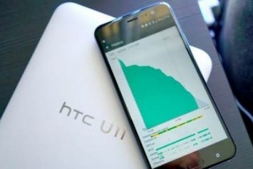 HTC U11 Life Brilliant Black Rengi ile Ortaya Çıktı 