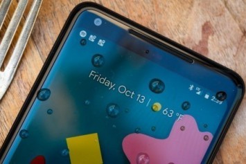 Google Pixel 2 XL ekranlarında, ölü pikseller görülüyor