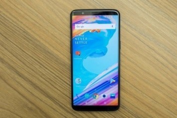 OnePlus 5T'nin 4K Çözünürlükte Duvar Kağıtları Yayınlandı