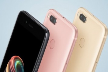 Xiaomi Mi A1'in ekranını çekiç ile kıramadılar