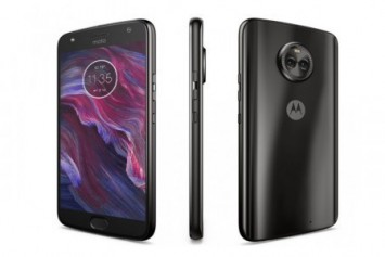 Moto X4'ün suya dayanıklılığını çeşme altında test ettiler