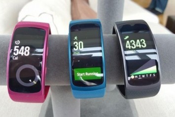 Samsung Gear Fit 2 Pro'ya ait kutu açılış videosu