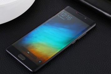 Xiaomi'nin Yeni Amiral Gemisi Mi Note 3 Modelinin Render Görselleri Ortaya Çıktı