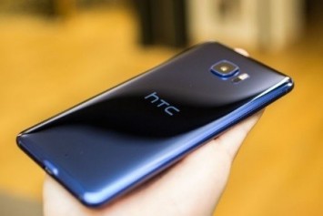 HTC U11 Sistem Dosyalarındaki Bilgiler, HTC'nin Pixel 2 ve Pixel XL 2'yi Üreteceğini Gösteriyor 