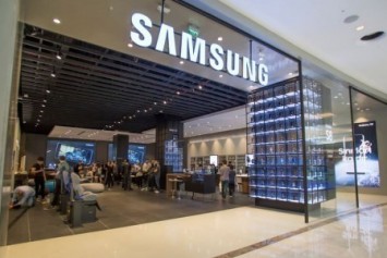 Samsung, EMAAR Square Mall AVM'de mağazasını açtı