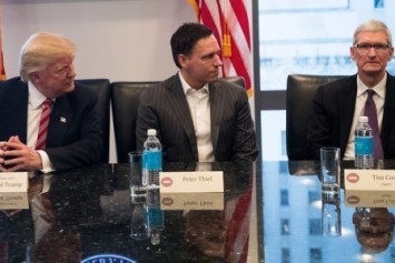 Tim Cook'a, Trump'a karşı durması için binlerce tweet atıldı
