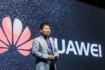 Huawei Mate 10 Tam Ekran Panele Sahip Olacak 