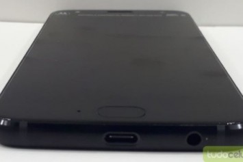 Moto X4'ün Son Sızıntıları, Telefon Her Açıdan Gösteriyor 