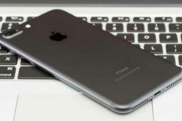 IPhone 7s Plus Ana Kart Görseli, Kamera, A11 Yongası ve Intel Modemi Ortaya Koyuyor 