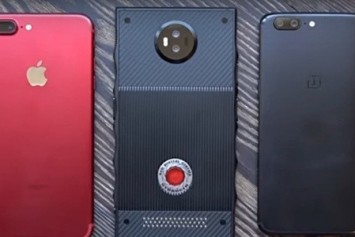 1.200 Dolarlık Red Hydrogen One Akıllı Telefon içiin Prototip Videosu Geldi 