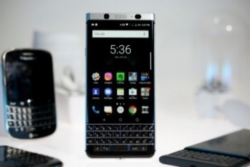 Su Geçirmez BlackBerry Telefon, iPhone ve Galaxy Kullanıcılarını Hedef Alarak Ekim Ayında Geliyor 