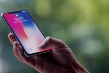 İphone X ve iPhone 8 Tanıtım Videolarını İzleyin 