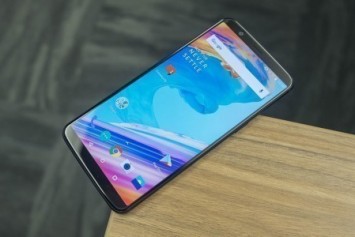 OnePlus 5T, Android 8.0 Beta 1 ile böyle görünüyor
