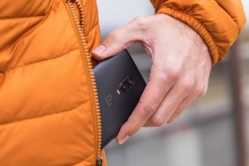 OnePlus 6T'nin McLaren Versiyonu Geliyor