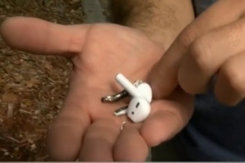 Şimdi de Apple'ın AirPods'u patladı