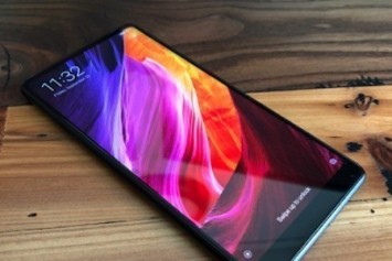 Sızdırılan Xiaomi Mi Mix 2S Görseli, Ekran Üzeri Parmak İzi Tarayıcıyı Gösteriyor