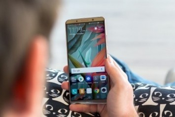 Huawei Mate 11 (veya Mate 20) Ekran İçi Parmak İzi Tarayıcı ile Gelebilir