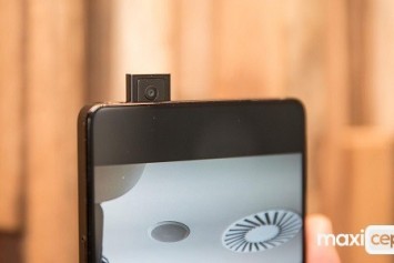 Tamamen Çerçevesiz Ekranlı Vivo Apex Modeli Yeniden Görüntülendi