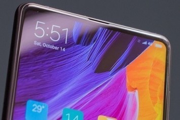 Xiaomi Mi Mix 3 Beyaz Rengiyle Göz Kamaştırıyor
