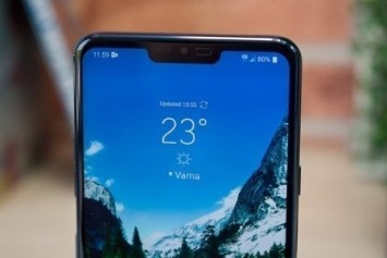 LG V40 ThinQ Çentikli POLED Ekrana ve Google Asistan Tuşuna Sahip Olabilir