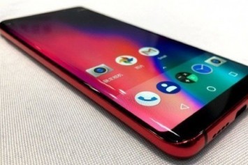 Kızaklı çift kameralı Elephone geliyor