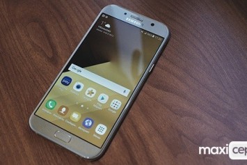 Samsung Galaxy A7 (2018) Üç Arka Kamera İle Birlikte Geliyor
