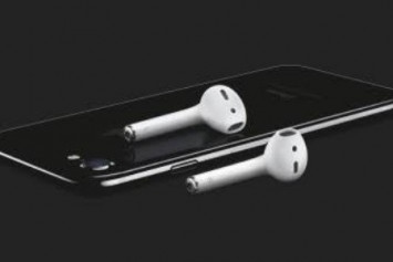 Apple'ın iOS 12.2 Güncellemesi, AirPods 2'nin Yolda Olduğunu Gösteriyor