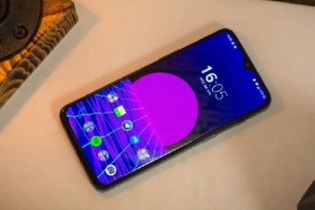 OnePlus, OnePlus 7 Pro'nun Yeni Üçlü Kamerasına Dikkat Çekiyor