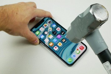 iPhone 12 Pro Çekiç ve Bıçak Testi