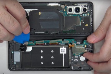 Samsung Galaxy Z Fold 3 Parçalarına Ayrıldı